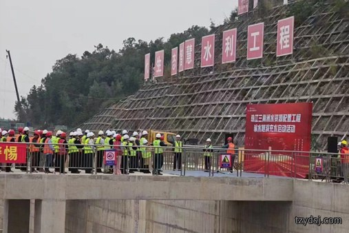 珠江三角洲水资源配置工程A1标鲤鱼洲泵站输水隧洞首次充水成功